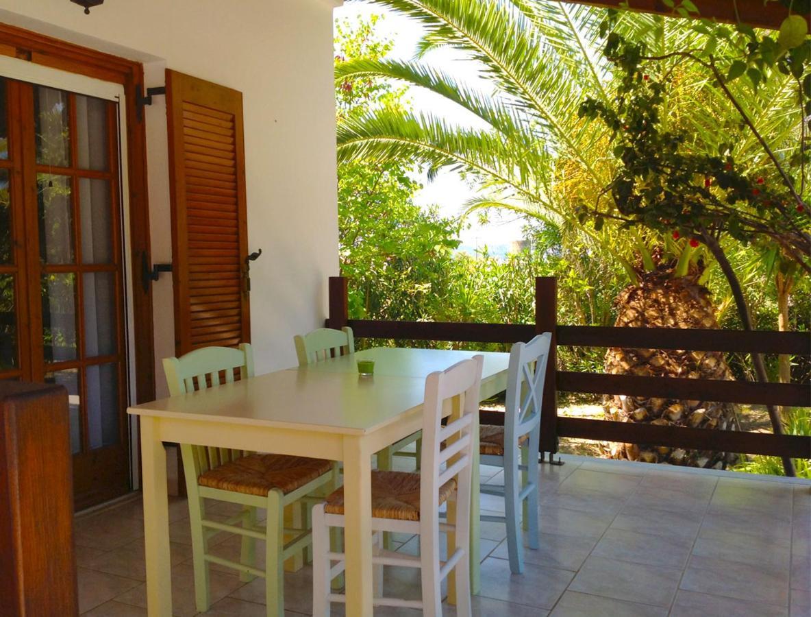 Bungalow Gialova *